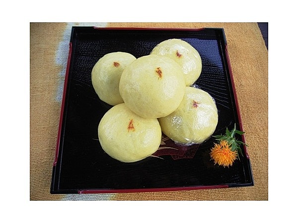 べに花まんじゅう