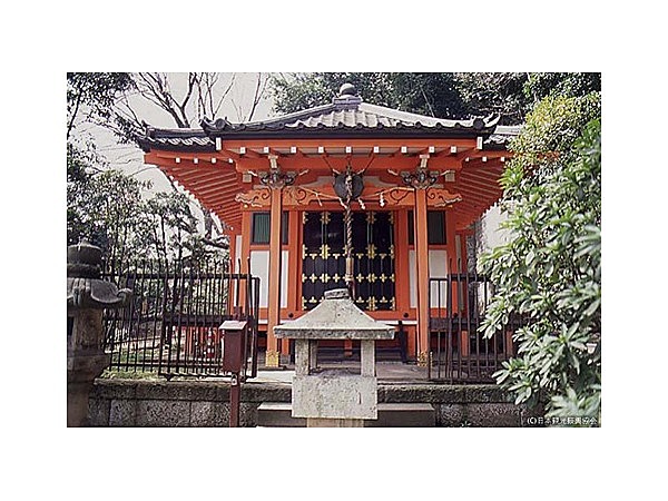 滝泉寺前不動堂