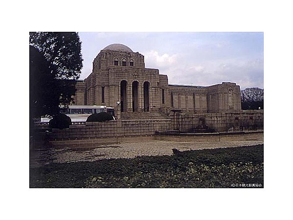 聖徳記念絵画館