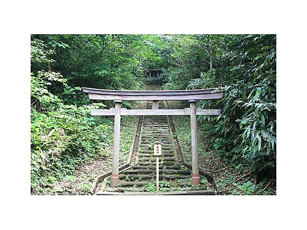 阿豆佐和気命神社本宮