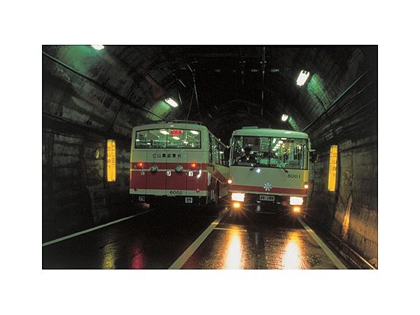 立山トンネルトロリーバス