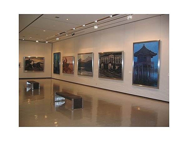 羽根万像美術館