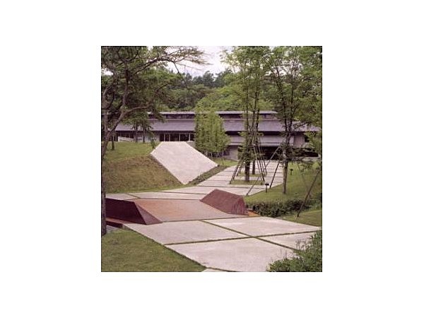 セゾン現代美術館