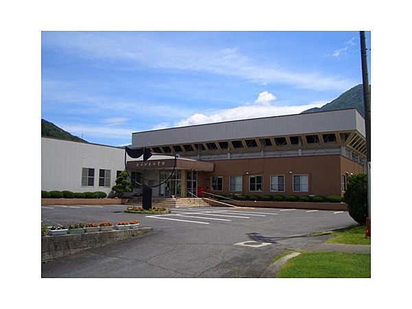 大桑村民体育館