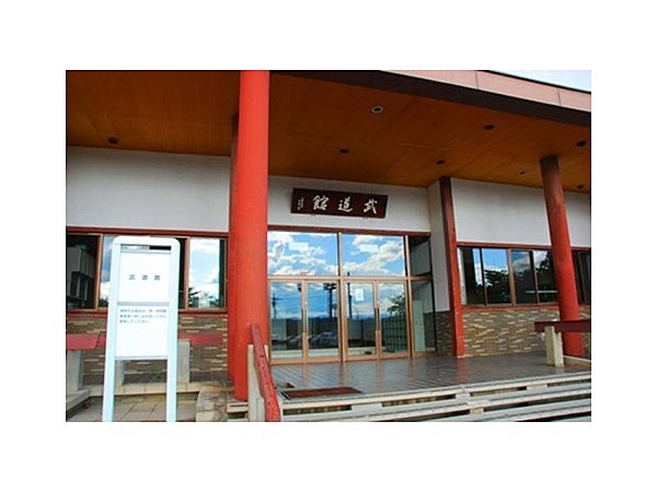 東御中央公園武道館