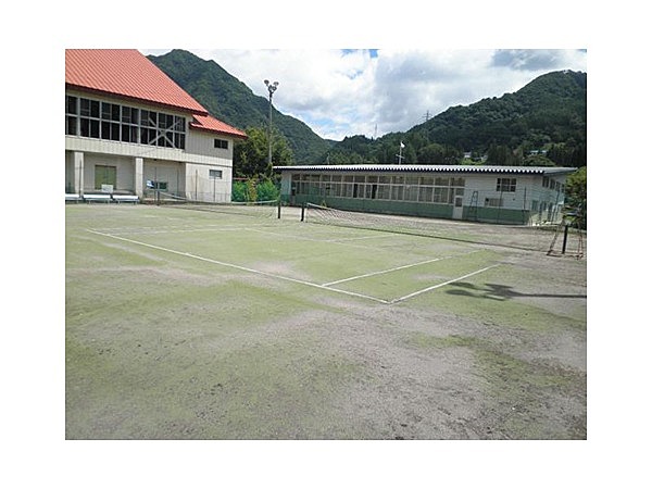 長野市営鬼無里テニスコート