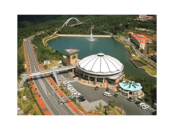 道の駅「土岐美濃焼街道」どんぶり会館