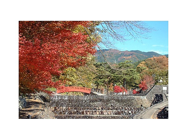 湯のまち雨情公園