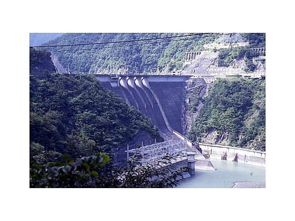 畑薙第１ダム堰堤