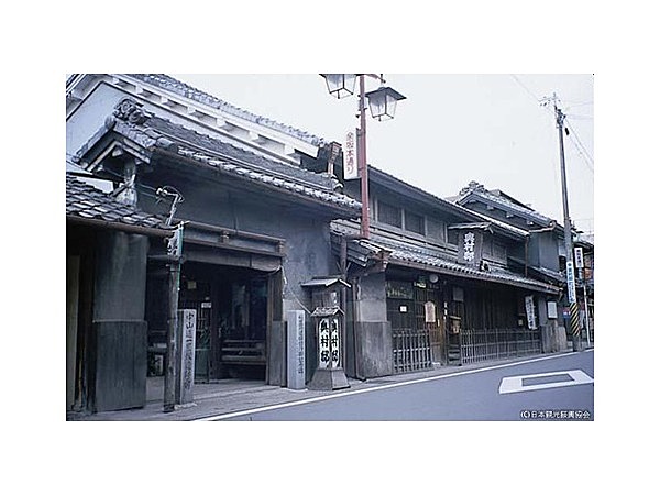 奥村邸跡フレンチ創作料理なり多