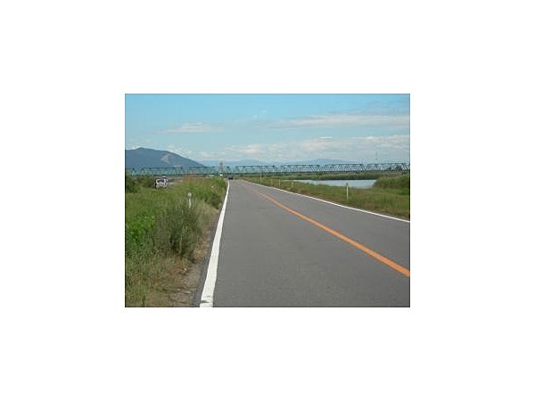 揖斐・長良川の背割提(全長約8km)
