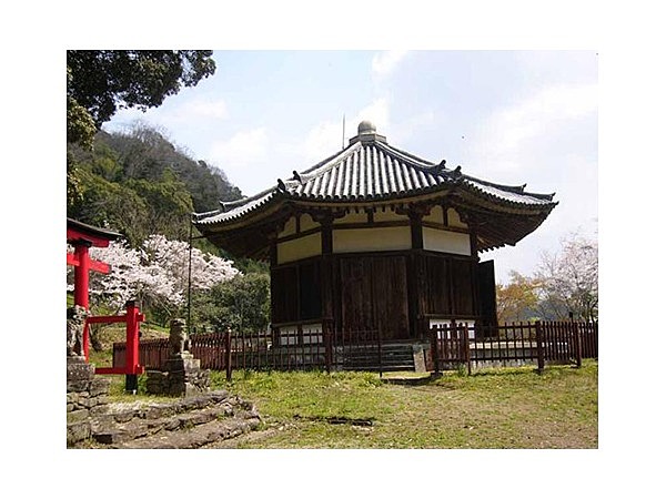 榮山寺八角円堂