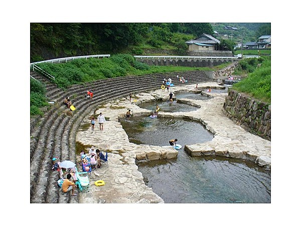 猪谷川水辺公園