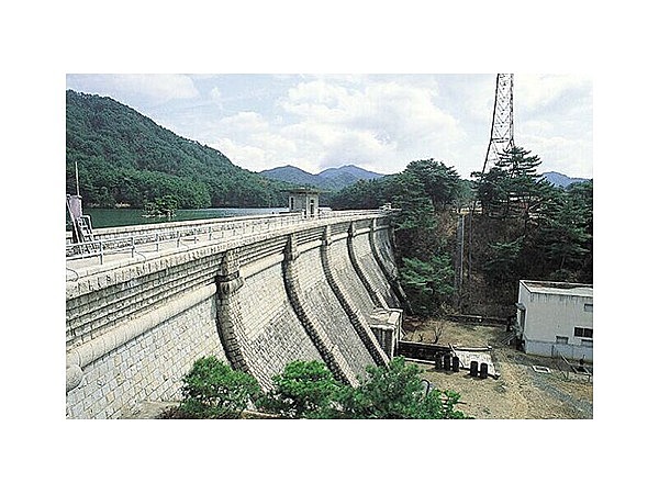 本庄水源地堰堤水道施設