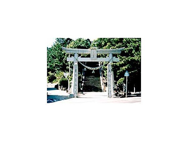 波多見八幡山神社