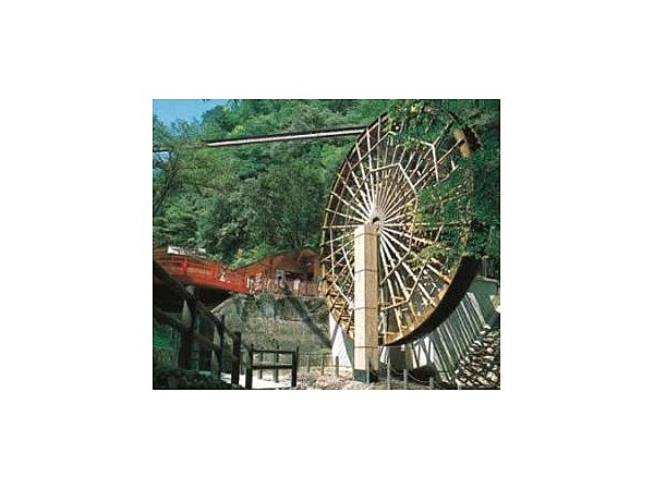 観音水車でかまるくん(ソーメン流し)