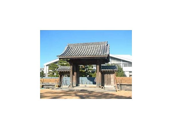 明倫館遺構南門