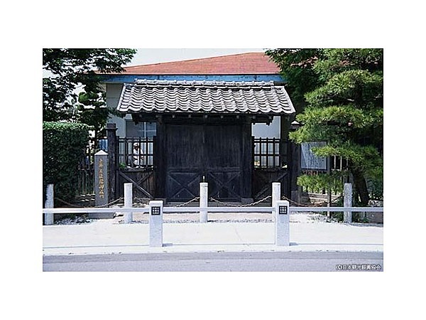 五教館御成門（黒門）