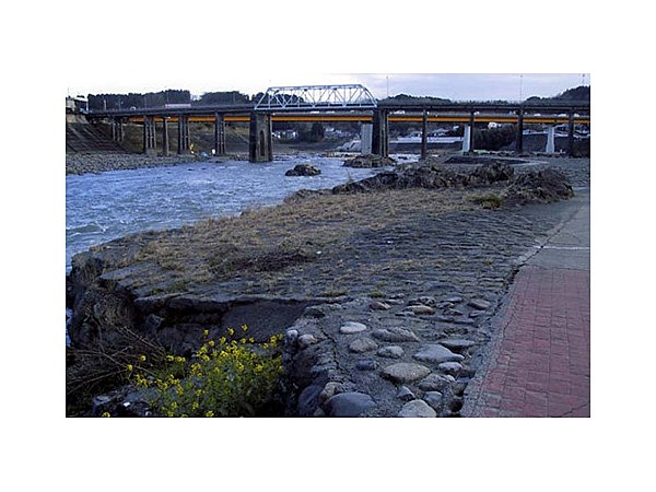 石畳蒲鉾石・火の道