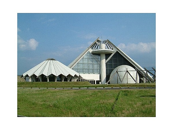 出水市ツル博物館クレインパークいずみ