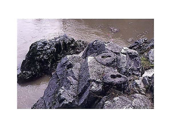 神居古潭おう穴群