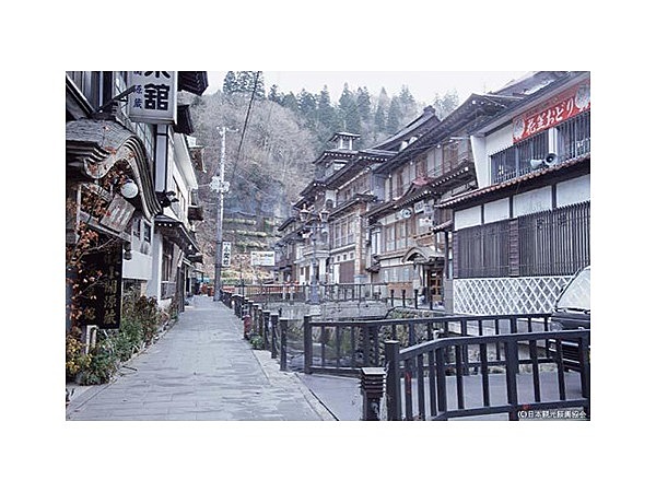 銀山温泉