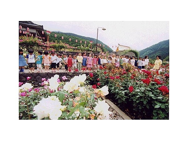 あつみ温泉バラ園