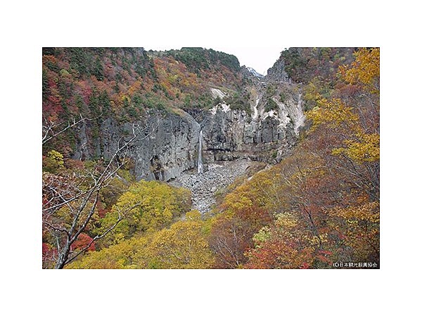 白糸の滝の紅葉