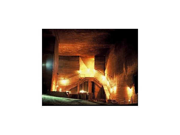 大谷石採石場跡・大谷資料館