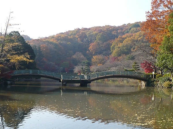 町田薬師池公園四季彩の杜 薬師池